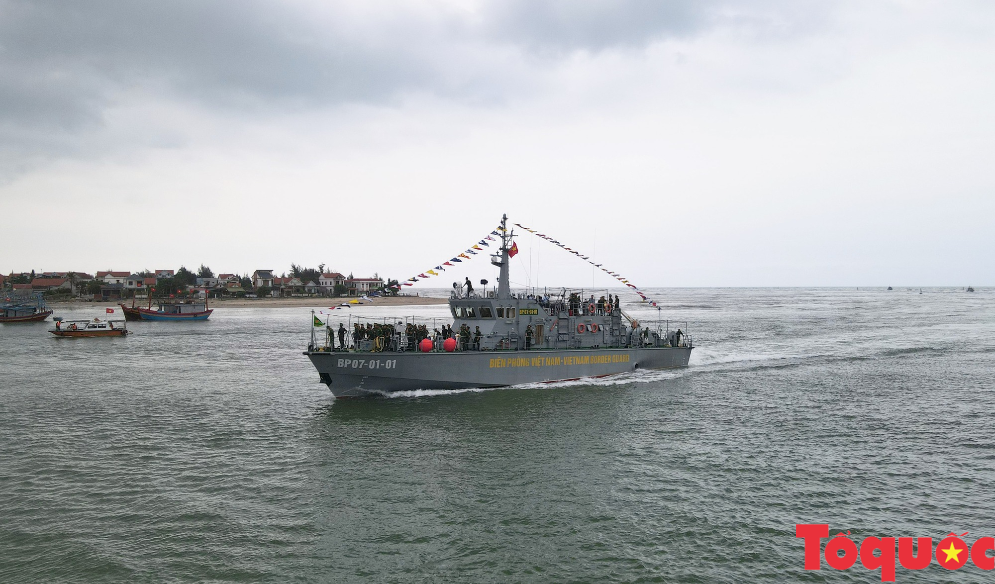 Bộ Chỉ huy BĐBP Quảng Bình: Tiếp nhận tàu tuần tra cao tốc hiện đại - Ảnh 10.