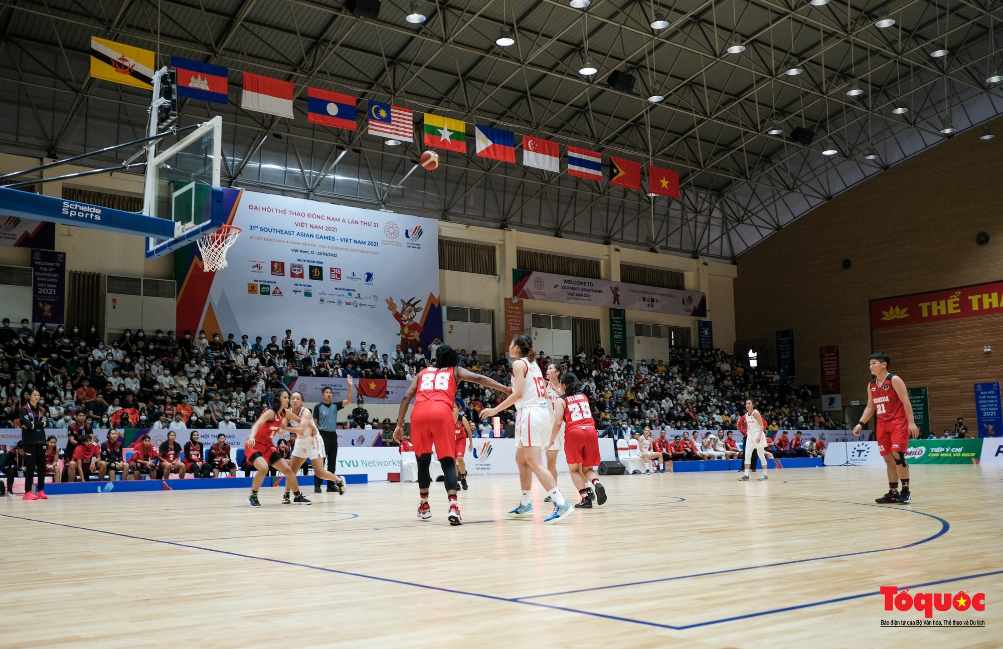 Thảo Vy tỏa sáng, tuyển bóng rổ nữ 5x5 Việt Nam vẫn ngậm ngùi nhận thất bại đầu tiên tại SEA Games 31 - Ảnh 10.