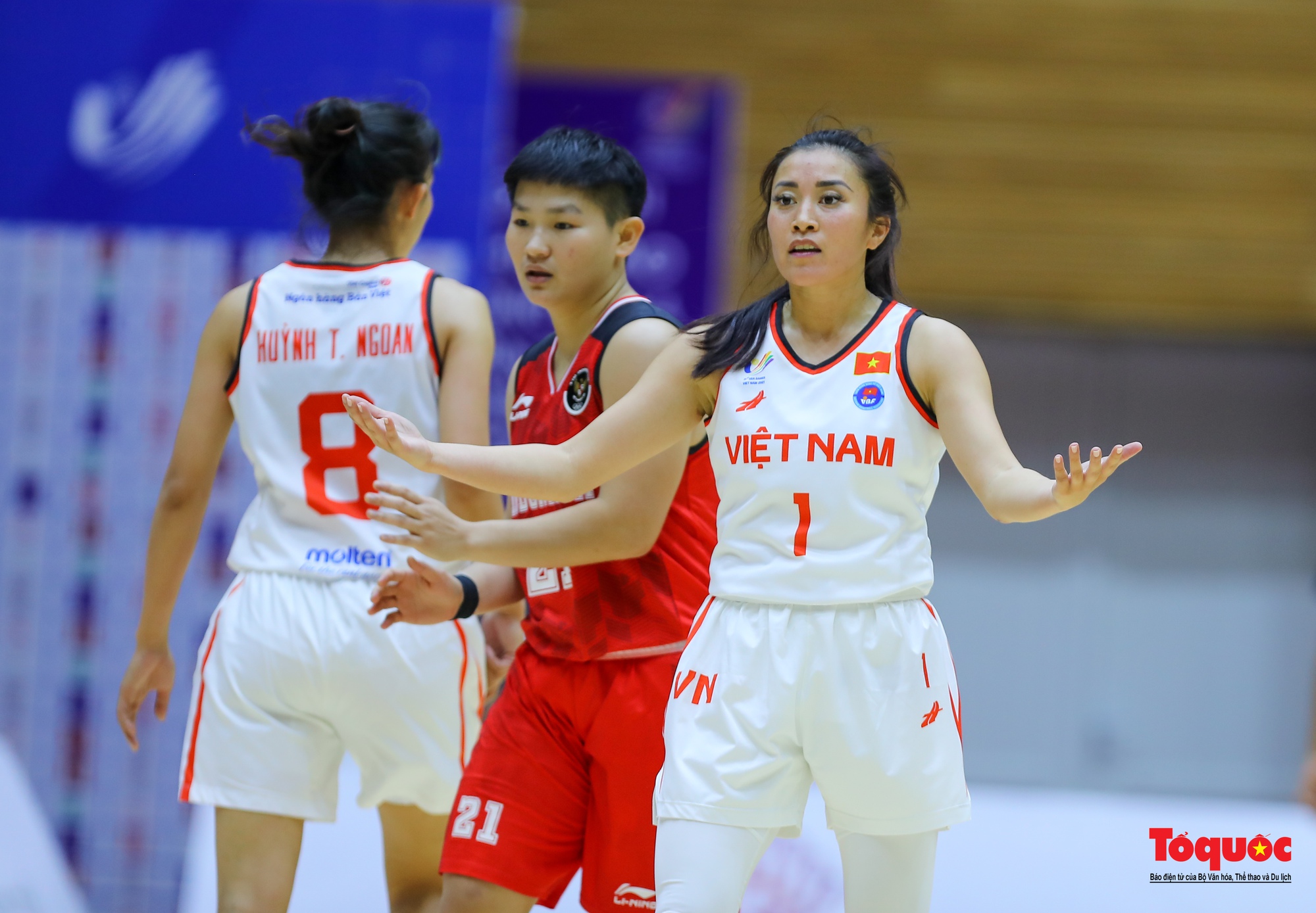 Thảo Vy tỏa sáng, tuyển bóng rổ nữ 5x5 Việt Nam vẫn ngậm ngùi nhận thất bại đầu tiên tại SEA Games 31 - Ảnh 15.