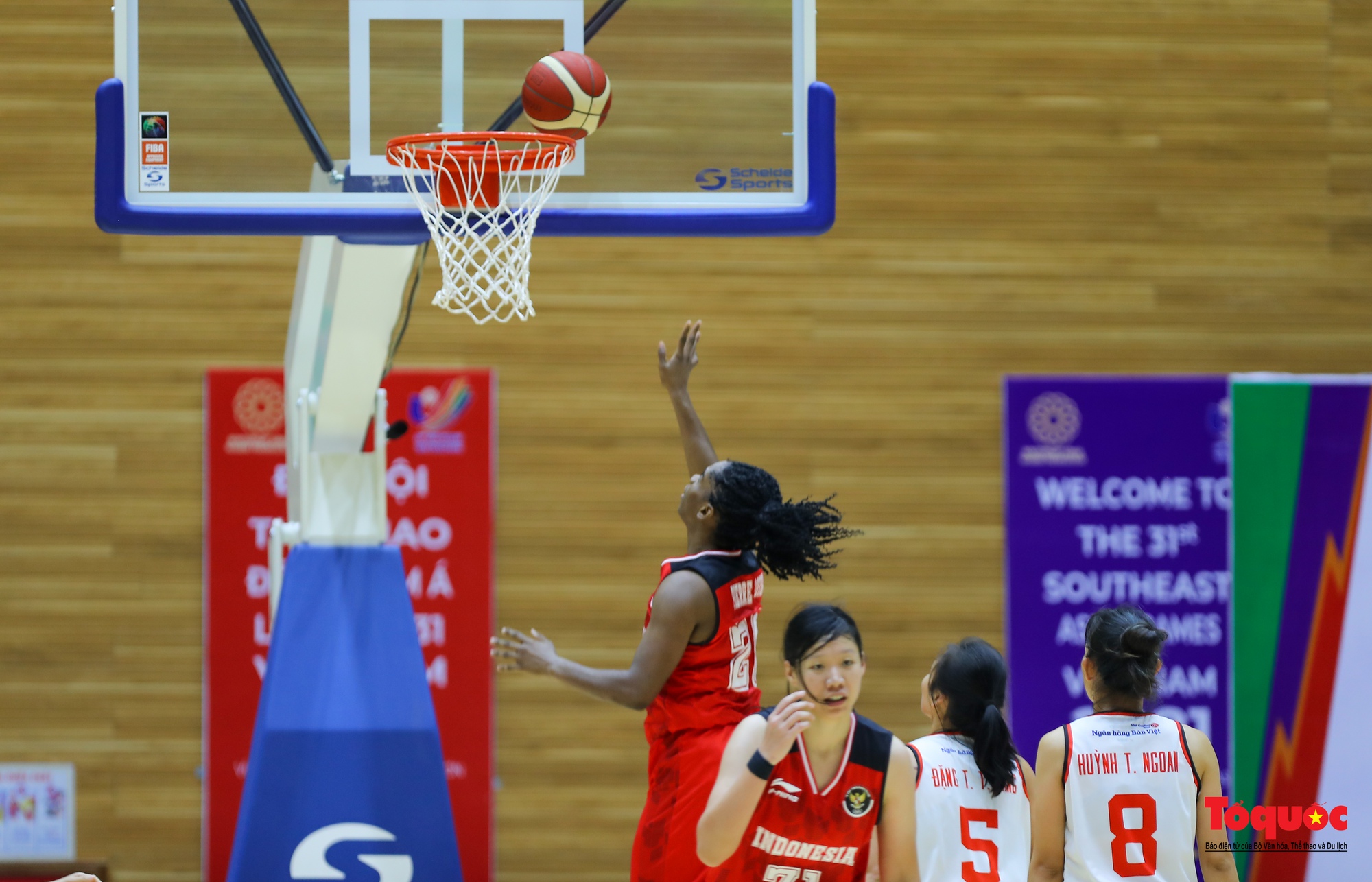 Thảo Vy tỏa sáng, tuyển bóng rổ nữ 5x5 Việt Nam vẫn ngậm ngùi nhận thất bại đầu tiên tại SEA Games 31 - Ảnh 19.