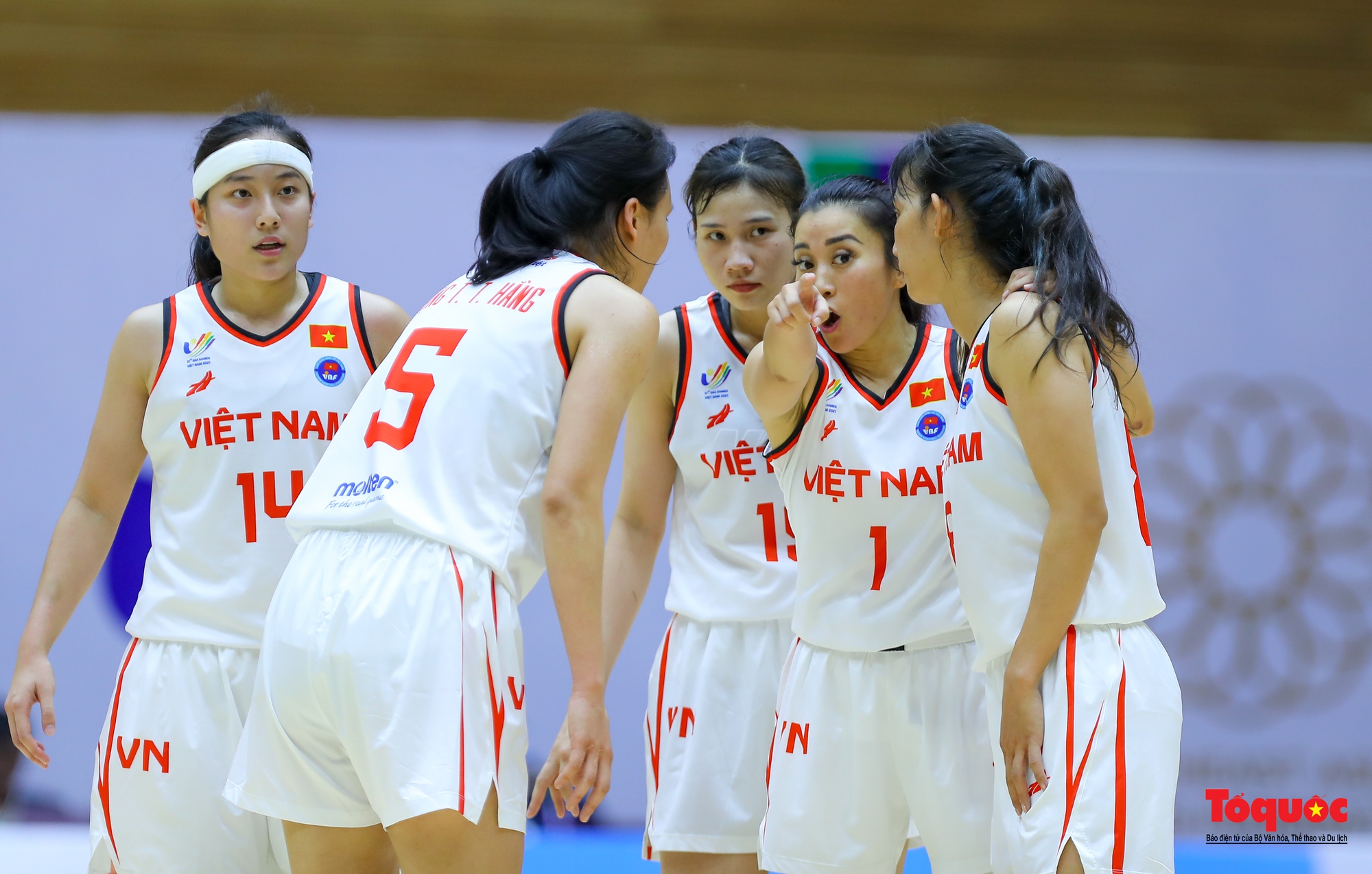 Thảo Vy tỏa sáng, tuyển bóng rổ nữ 5x5 Việt Nam vẫn ngậm ngùi nhận thất bại đầu tiên tại SEA Games 31 - Ảnh 21.