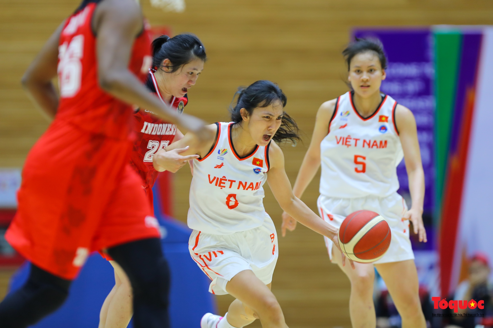 Thảo Vy tỏa sáng, tuyển bóng rổ nữ 5x5 Việt Nam vẫn ngậm ngùi nhận thất bại đầu tiên tại SEA Games 31 - Ảnh 22.