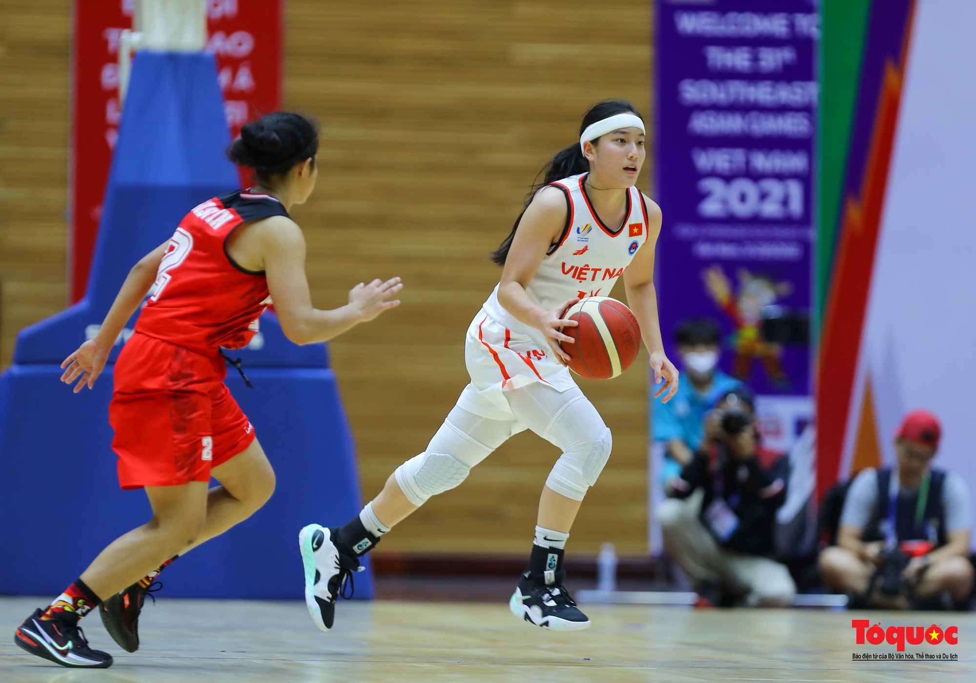 Thảo Vy tỏa sáng, tuyển bóng rổ nữ 5x5 Việt Nam vẫn ngậm ngùi nhận thất bại đầu tiên tại SEA Games 31 - Ảnh 5.