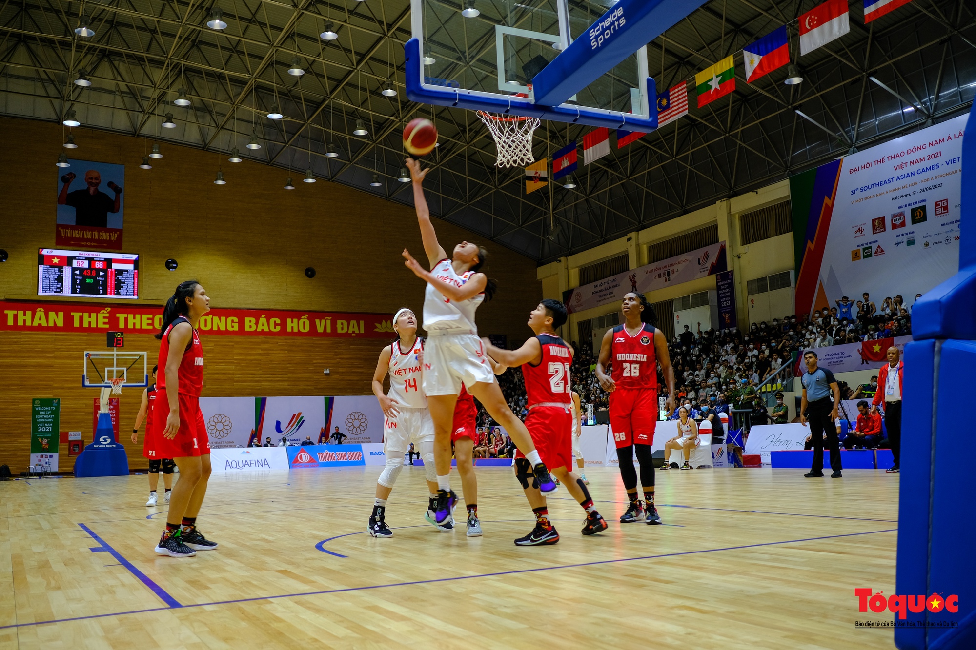 Thảo Vy tỏa sáng, tuyển bóng rổ nữ 5x5 Việt Nam vẫn ngậm ngùi nhận thất bại đầu tiên tại SEA Games 31 - Ảnh 17.