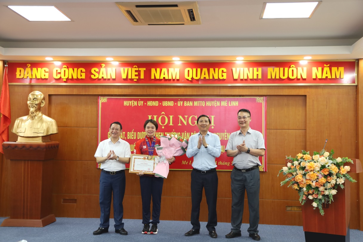 Khen thưởng, động viên kịp thời cho VĐV Nguyễn Thị Phương đạt 2 Huy chương vàng bộ môn Karate tại SEA Games 31 - Ảnh 4.