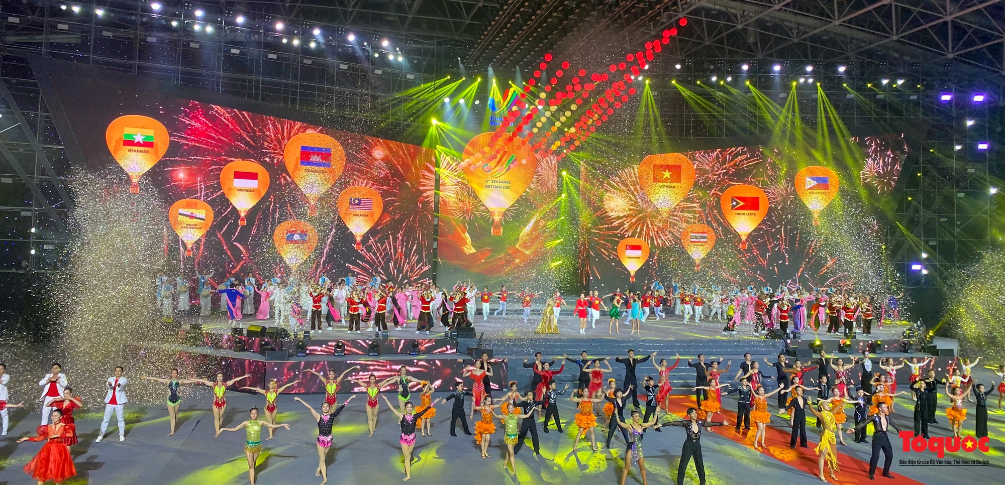 Lễ bế mạc SEA Games 31: Ngập tràn âm nhạc và màu sắc văn hóa - Lời chào tạm biệt từ Việt Nam - Ảnh 34.