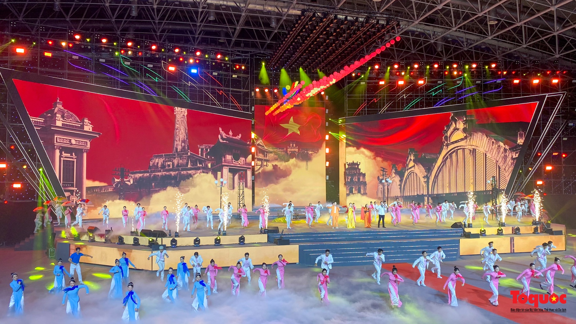Lễ bế mạc SEA Games 31: Ngập tràn âm nhạc và màu sắc văn hóa - Lời chào tạm biệt từ Việt Nam - Ảnh 29.