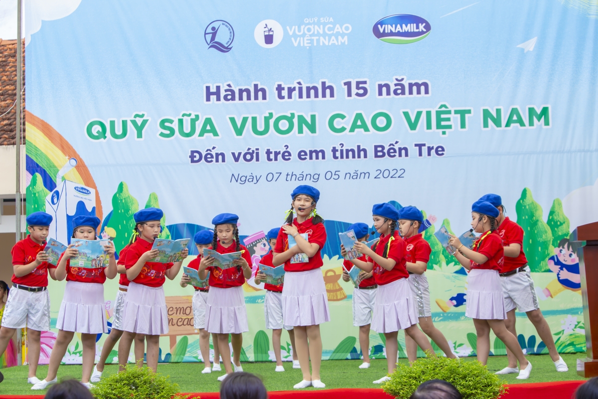 Vinamilk khởi động hành trình năm thứ 15 của Quỹ sữa vươn cao Việt Nam - Ảnh 3.