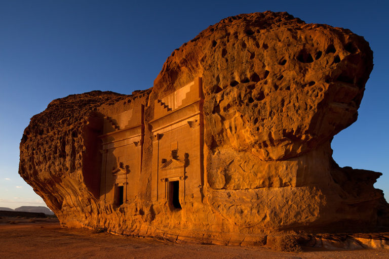 Bí ẩn lăng mộ Madain Saleh nằm giữa xa mạc của Ả Rập Xê Út - Ảnh 1.