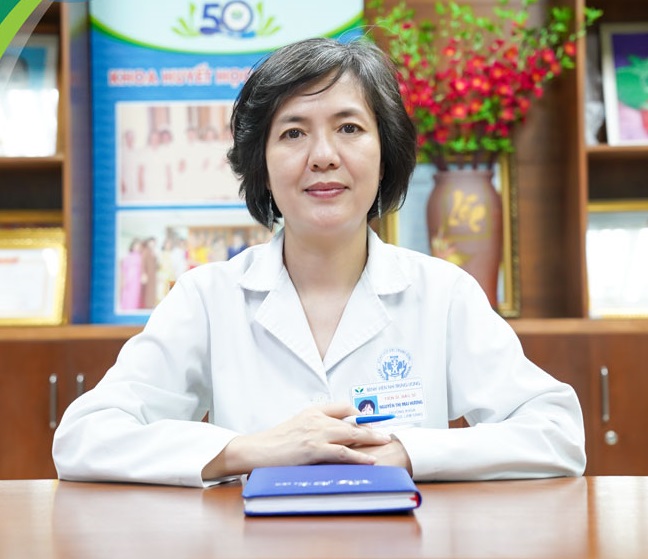 Cô bé 4 tuổi hiến tủy cứu sống chị: Bất ngờ nổi chấm đen ở mặt kèm chảy máu chân răng, 1 tháng sau bệnh nhi được chẩn đoán mắc bệnh giai đoạn cuối, thời gian sống tính bằng ngày - Ảnh 1.