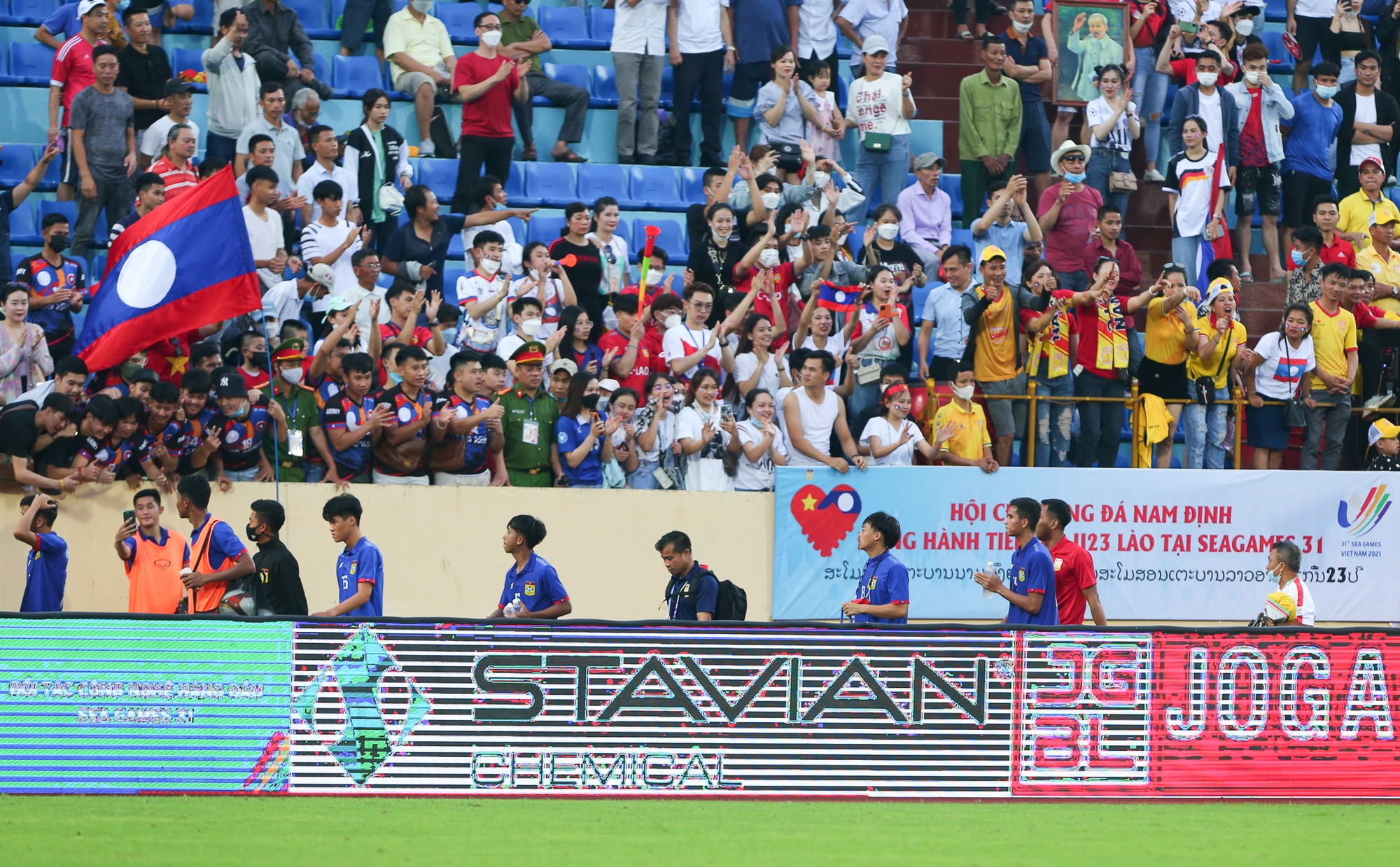 HLV U23 Lào: &quot;Rất tiếc chúng tôi đã không thể chiến thắng để đáp lại sự yêu mến từ CĐV Nam Định&quot; - Ảnh 2.