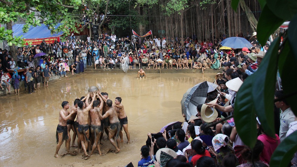 Độc đáo hội vật Cầu nước làng Vân - lễ hội độc nhất vô nhị ở Việt Nam, 4 năm tổ chức một lần - Ảnh 1.