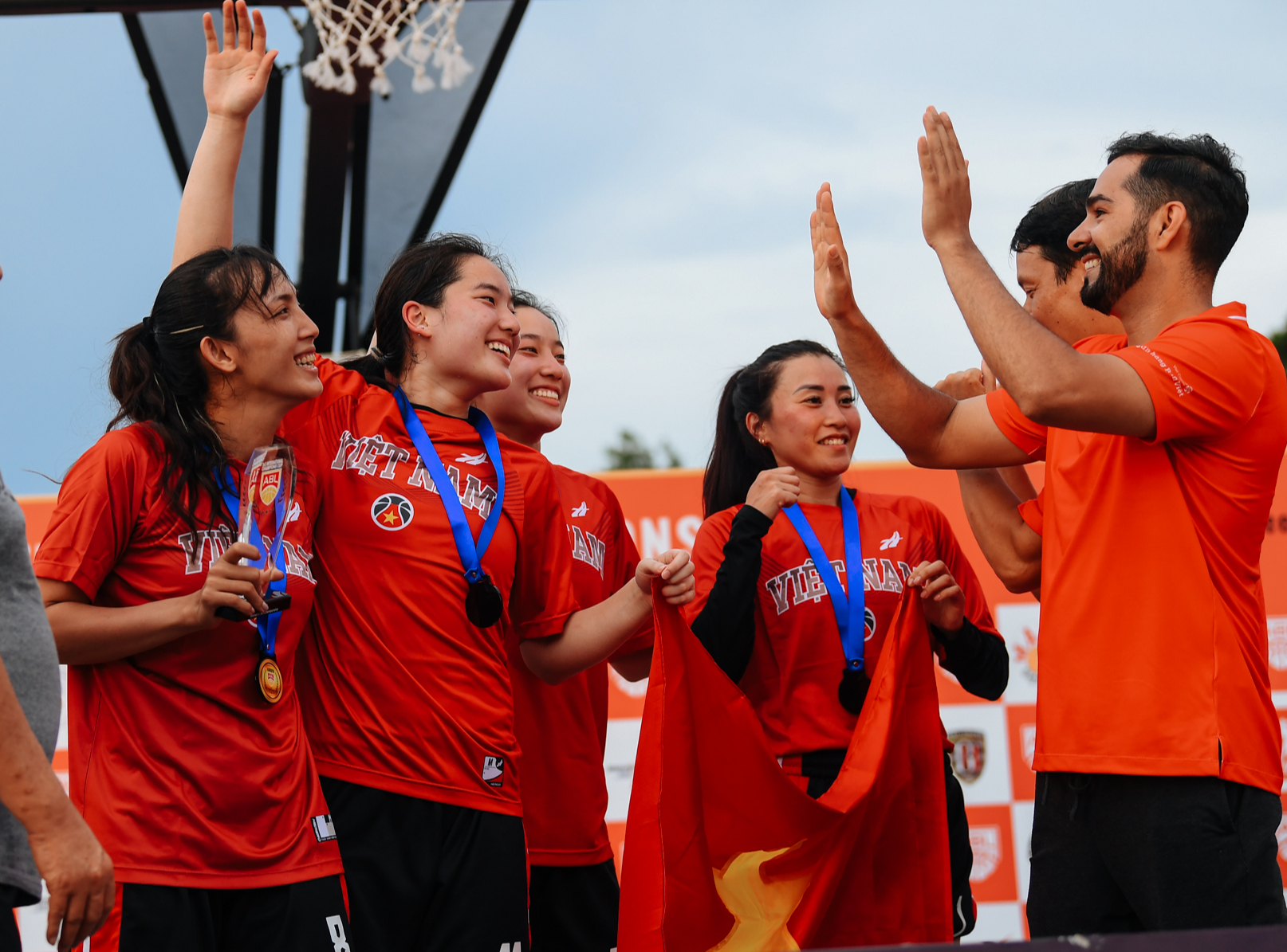 Indonesia công bố đội hình tham dự SEA Games 31 bộ môn bóng rổ nữ - Ảnh 3.