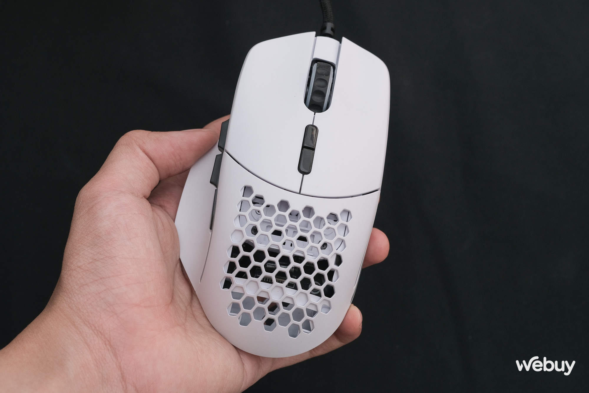 Trên tay Glorious Model I: Chuột gaming công thái học không dành cho người sợ lỗ, giá chỉ 1.5 triệu đồng - Ảnh 4. Trên tay Glorious Model I: Chuột gaming công thái học không dành cho người sợ lỗ, giá chỉ 1.5 triệu đồng - Ảnh 4.