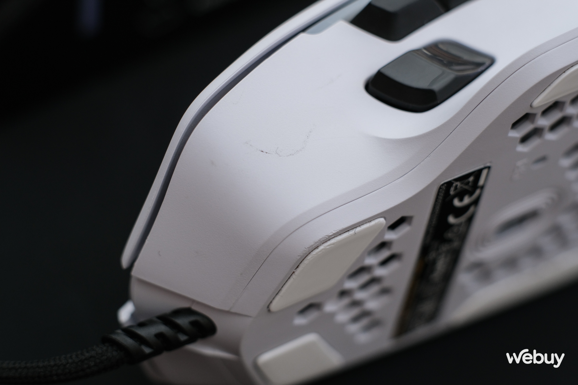 Trên tay Glorious Model I: Chuột gaming công thái học nhiều nút bấm, giá dưới 1.5 triệu đồng và không dành cho người... sợ lỗ - Ảnh 4. Trên tay Glorious Model I: Chuột gaming công thái học nhiều nút bấm, giá dưới 1.5 triệu đồng và không dành cho người... sợ lỗ - Ảnh 4.
