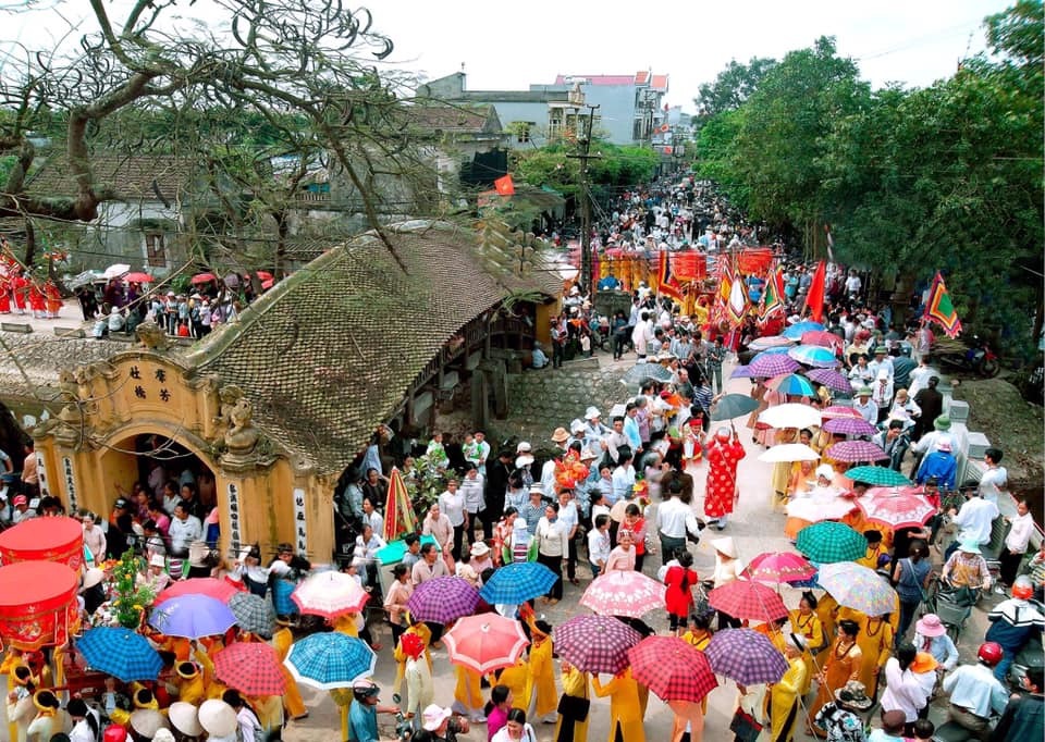 Vẻ đẹp của cây cầu ngói trên 500 tuổi tại Nam Định - Ảnh 9.