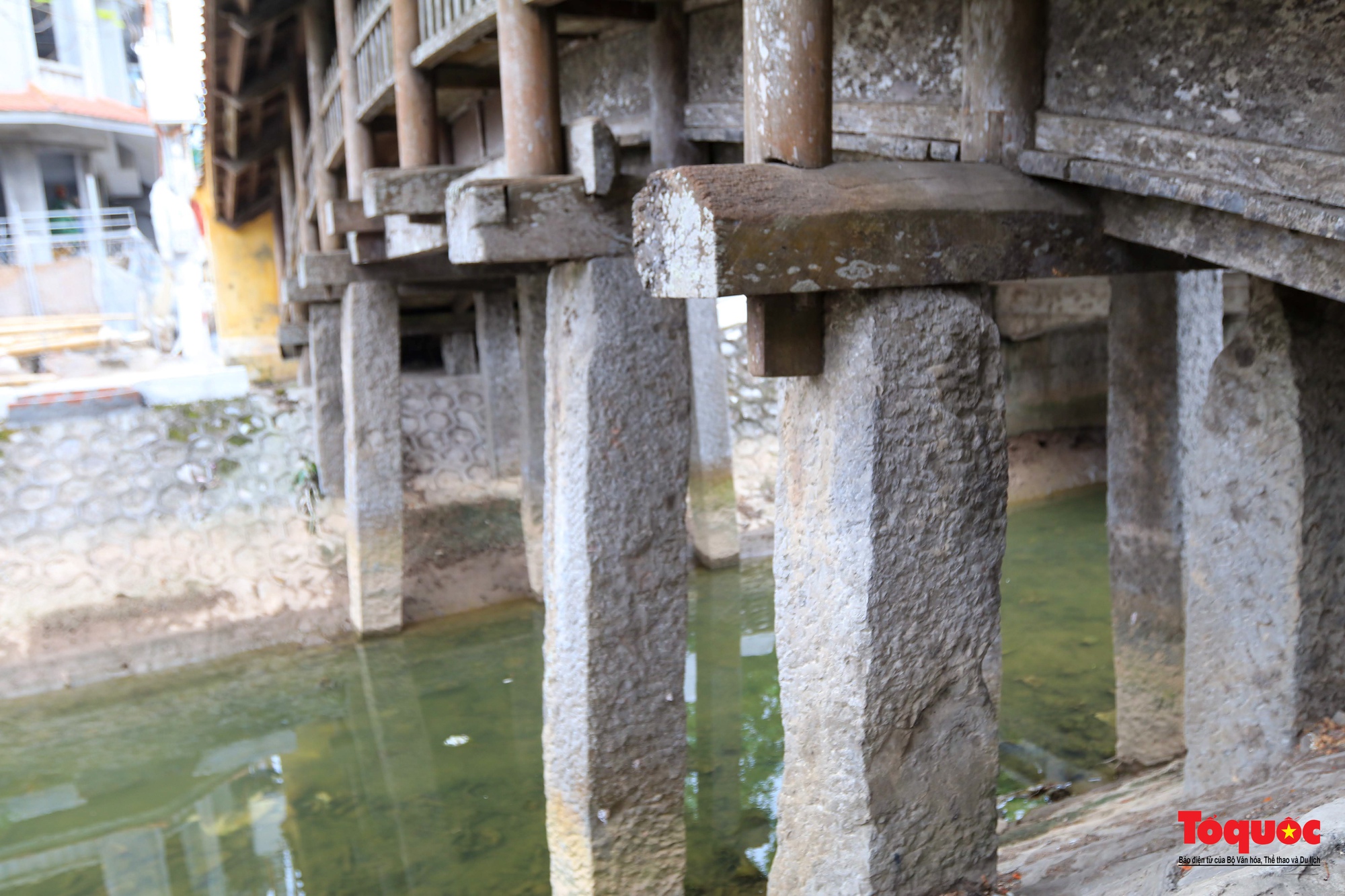 Vẻ đẹp của cây cầu ngói trên 500 tuổi tại Nam Định - Ảnh 4.