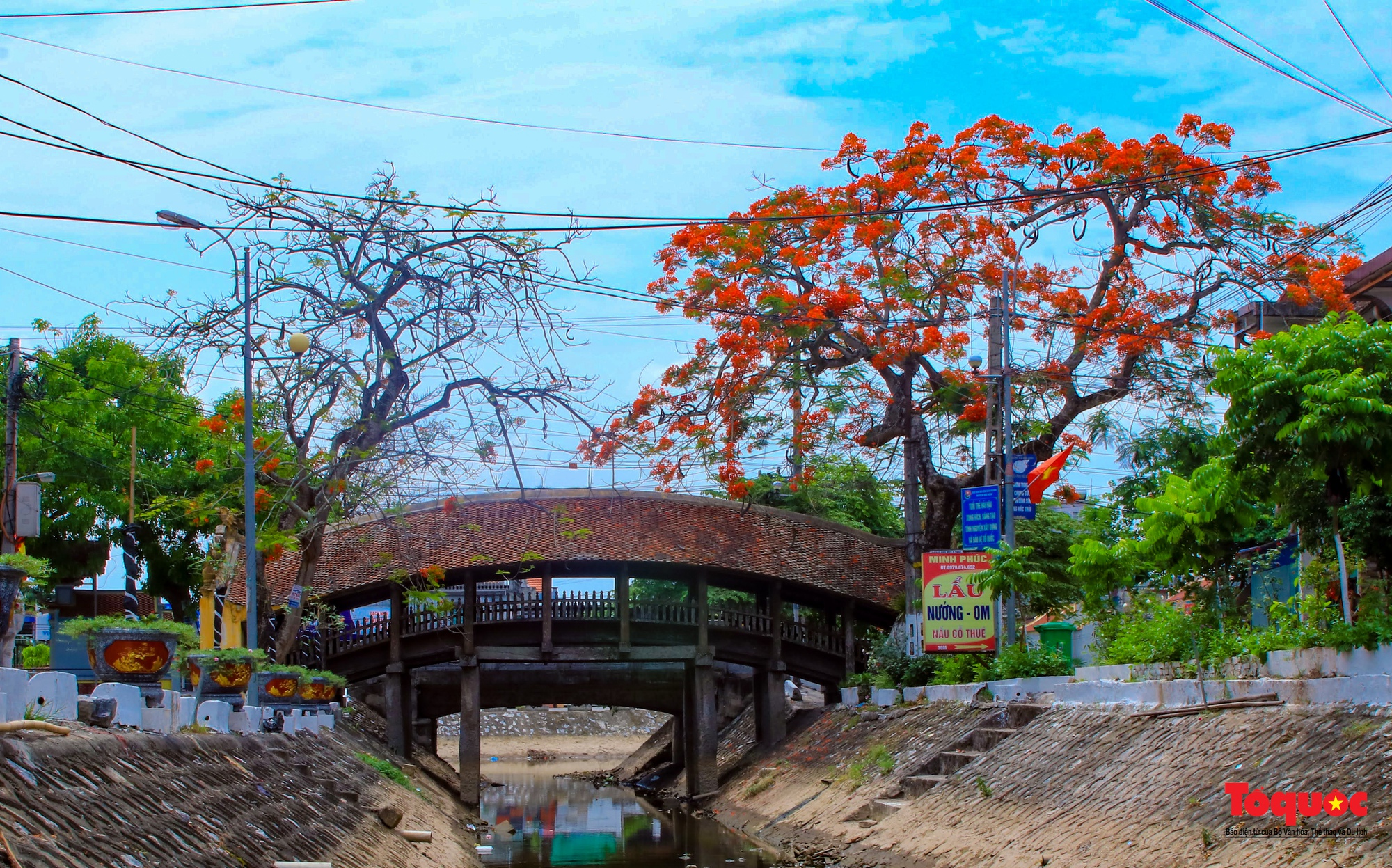 Vẻ đẹp của cây cầu ngói trên 500 tuổi tại Nam Định - Ảnh 1.