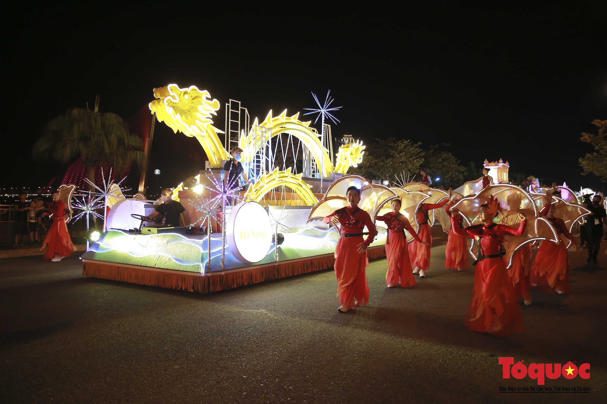 Đà Nẵng bùng nổ với chuỗi Carnival đường phố Sun Fest  - Ảnh 1.