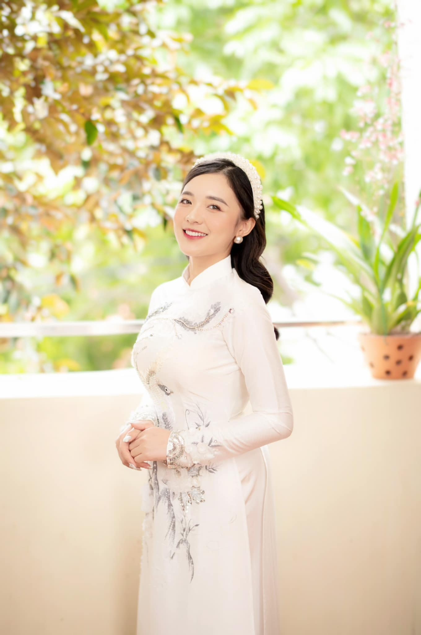Ngắm nhan sắc xinh đẹp của nữ MC hot nhất Liên Quân Mobile trong lễ cưới - Ảnh 7.