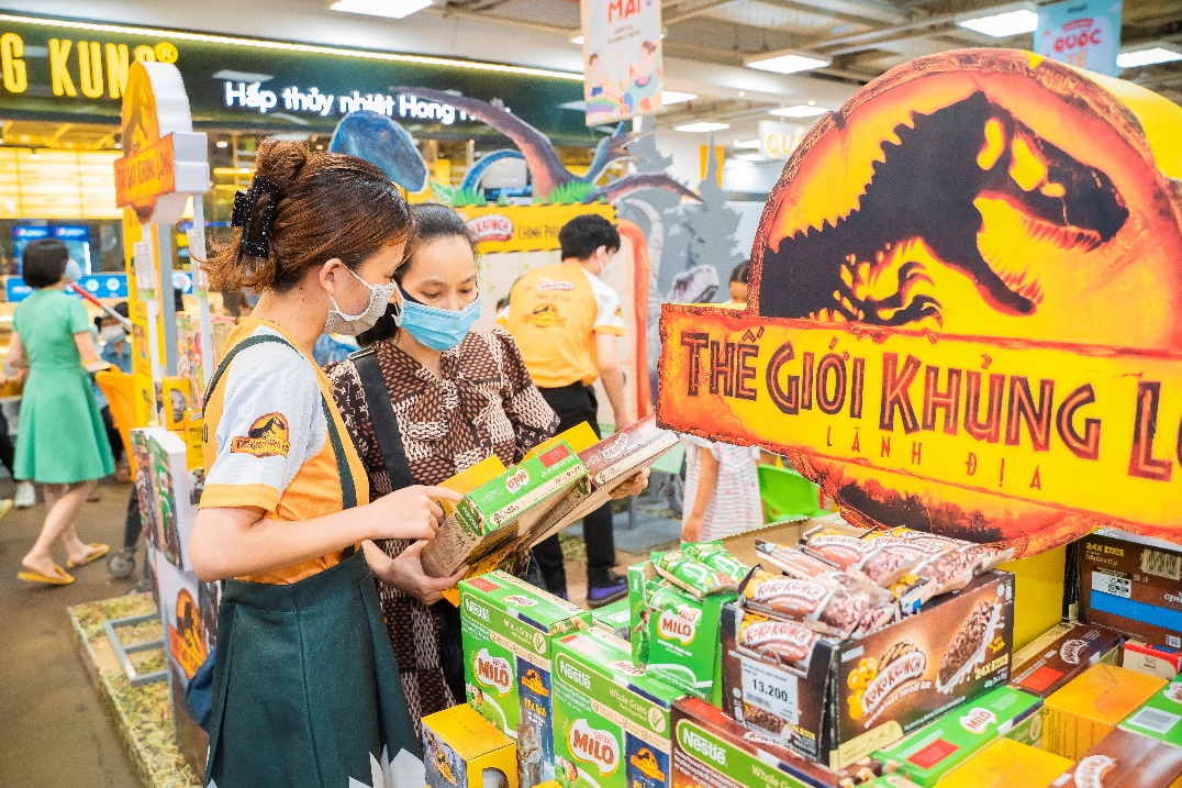 Bánh ngũ cốc ăn sáng Nestlé hợp tác đưa &quot;Thế giới khủng long: Lãnh địa&quot; đến Việt Nam  - Ảnh 2.
