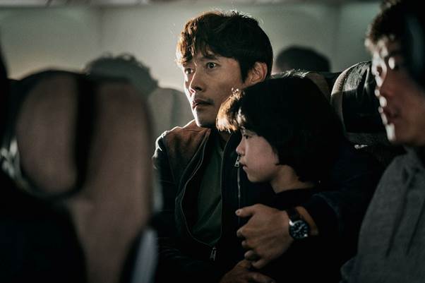 Bom tấn thảm họa dịch bệnh của điện ảnh Hàn Quốc đổ bộ phòng vé Việt, soi dàn diễn viên đã thấy ổn áp - Ảnh 3.