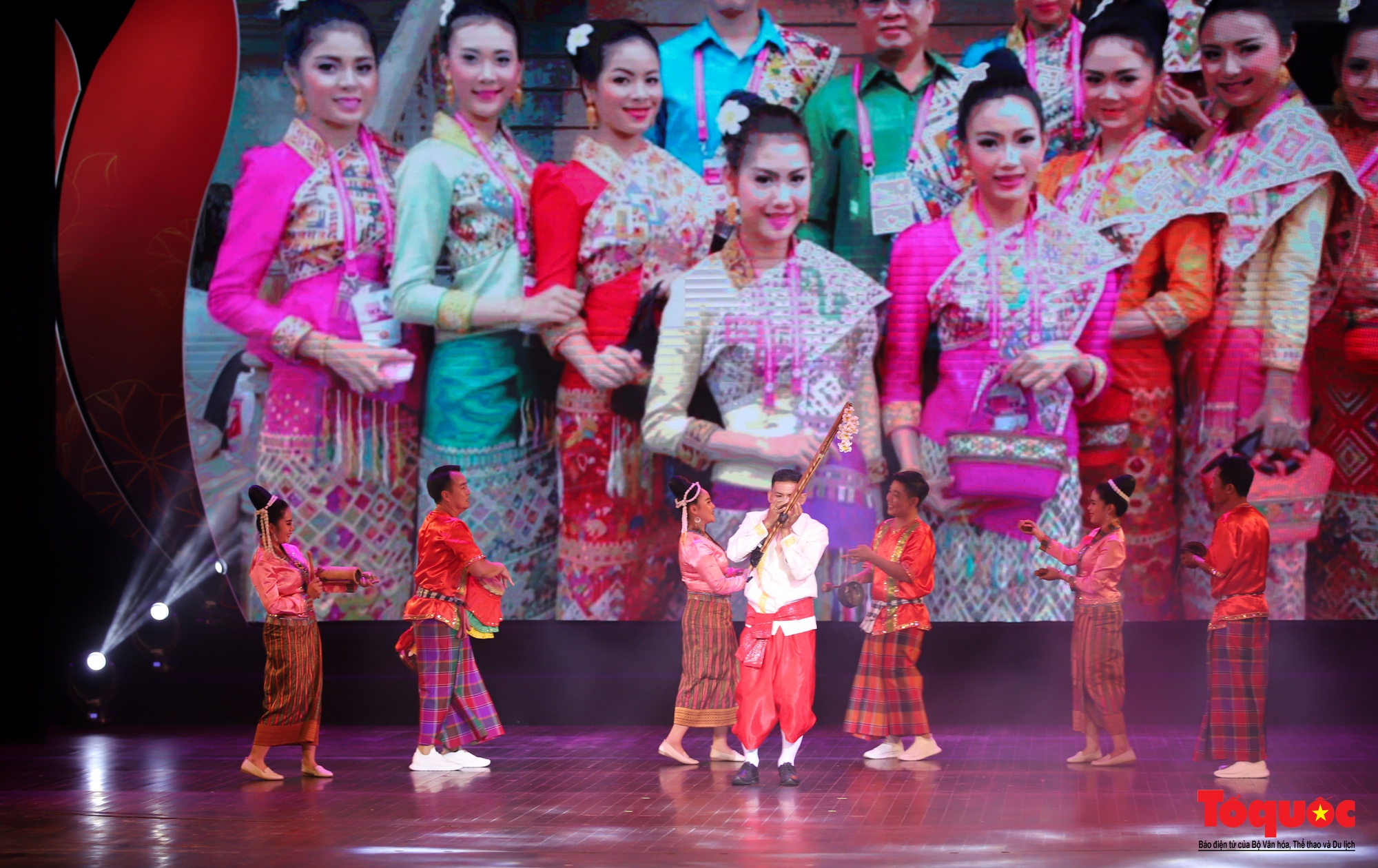 Tuần Văn hóa Lào tại Việt Nam: Đặc sắc chương trình nghệ thuật văn hóa Lào - Ảnh 10.