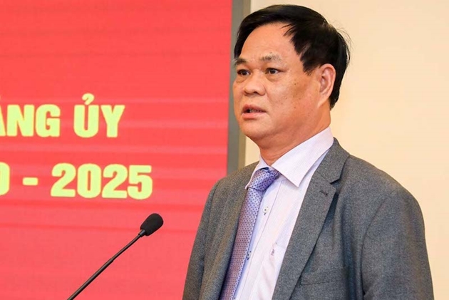 Bộ Chính trị kỷ luật cảnh cáo nguyên Bí thư Phú Yên Huỳnh Tấn Việt - Ảnh 1.