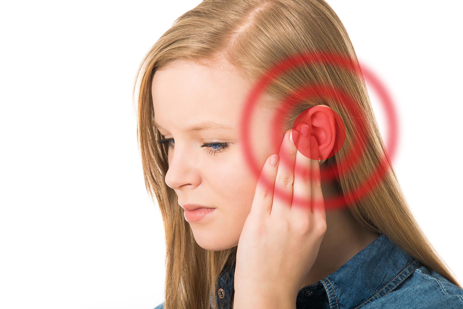 Nghe headphone thường xuyên ảnh hưởng đến thính lực