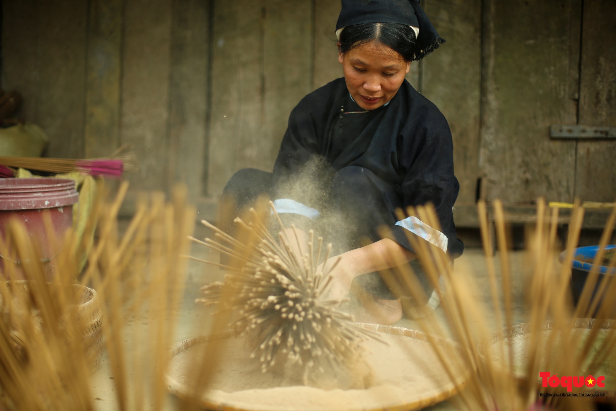 Về Phia Thắp khám phá nghề làm hương trăm năm của người Nùng - Ảnh 8.