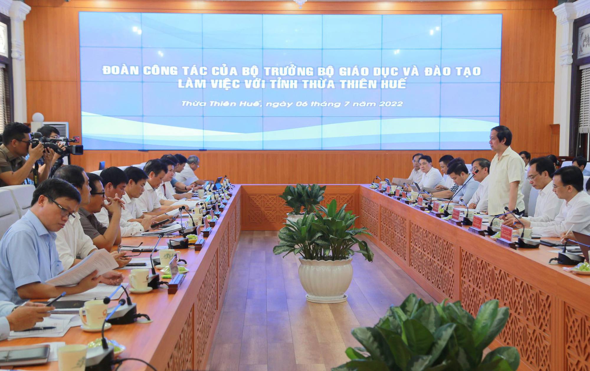 Bộ trưởng Nguyễn Kim Sơn: Đổi mới giáo dục phổ thông… không để học sinh học chay - Ảnh 2.