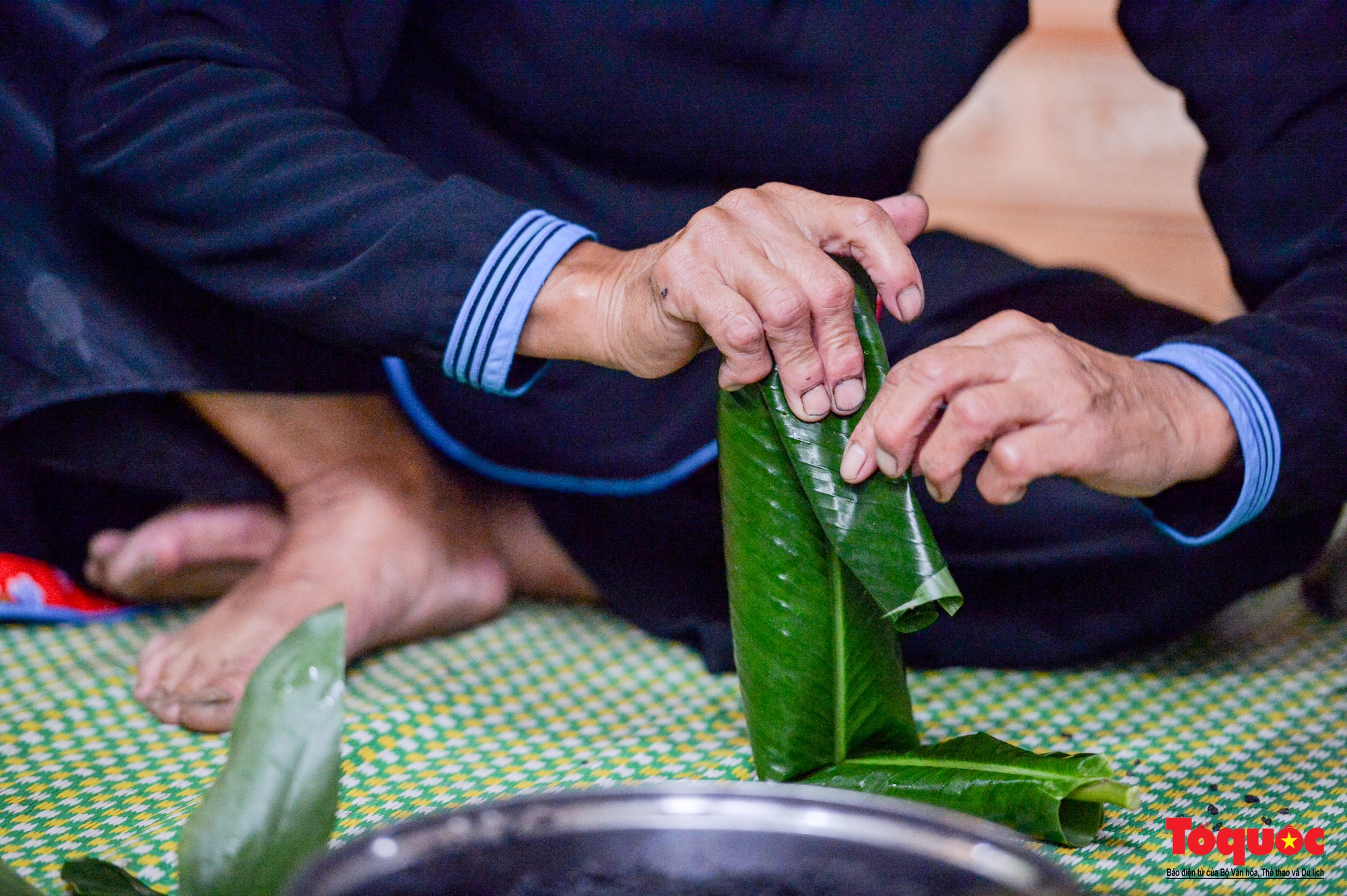 Bánh chưng đen - Tinh hoa ẩm thực của người Tày Bắc Hà - Ảnh 11.