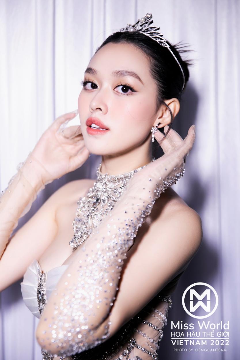 Dàn Hoa hậu đình đám diện trang sức tinh xảo và đắt giá dự chung kết Miss World Việt Nam - Ảnh 8.