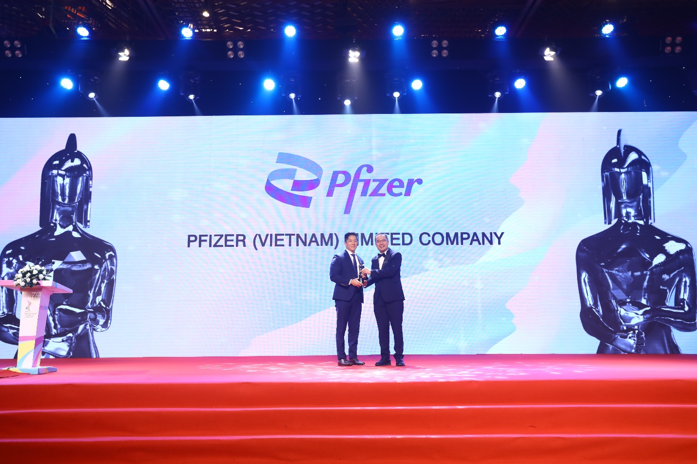 Pfizer Việt Nam được công nhận &quot;Nơi làm việc tốt nhất châu Á năm 2022&quot; - Ảnh 2.