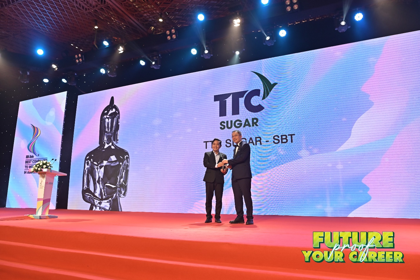 SBT năm thứ 2 liên tiếp được vinh danh “Nơi làm việc tốt nhất Châu Á” - Ảnh 2.