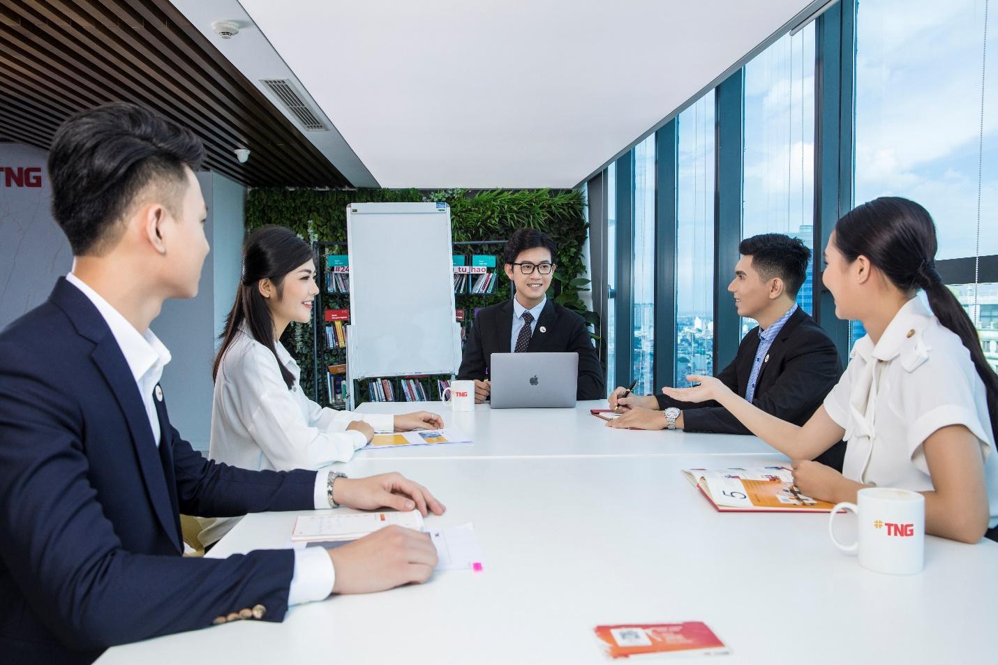 HR Asia vinh danh TNG Holdings Vietnam là “Nơi làm việc tốt nhất châu Á” - Ảnh 3.