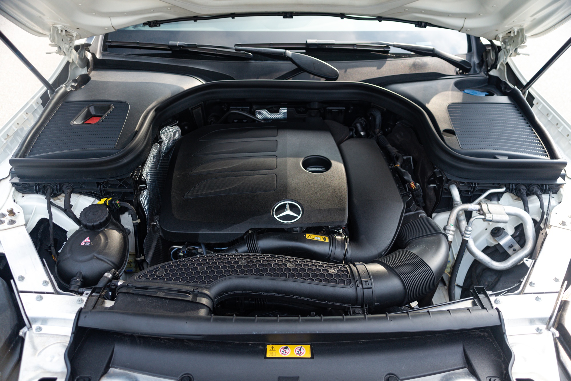 ‘Hàng hiếm’ Mercedes-Benz GLC 300 Coupe 2 năm tuổi được rao bán lại với mức giá gần 2,7 tỷ đồng - Ảnh 15.