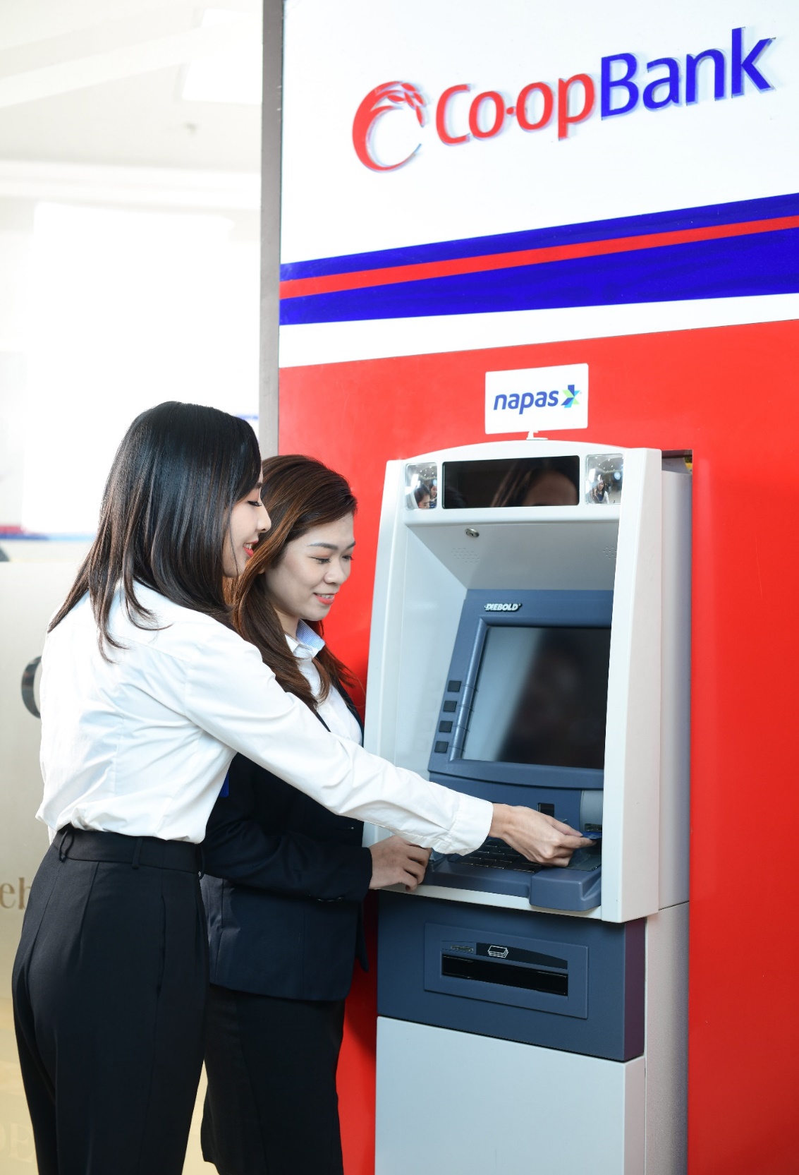 Co-opBank hợp tác Quỹ tín dụng nhân dân triển khai dịch vụ ngân hàng số - Ảnh 2.