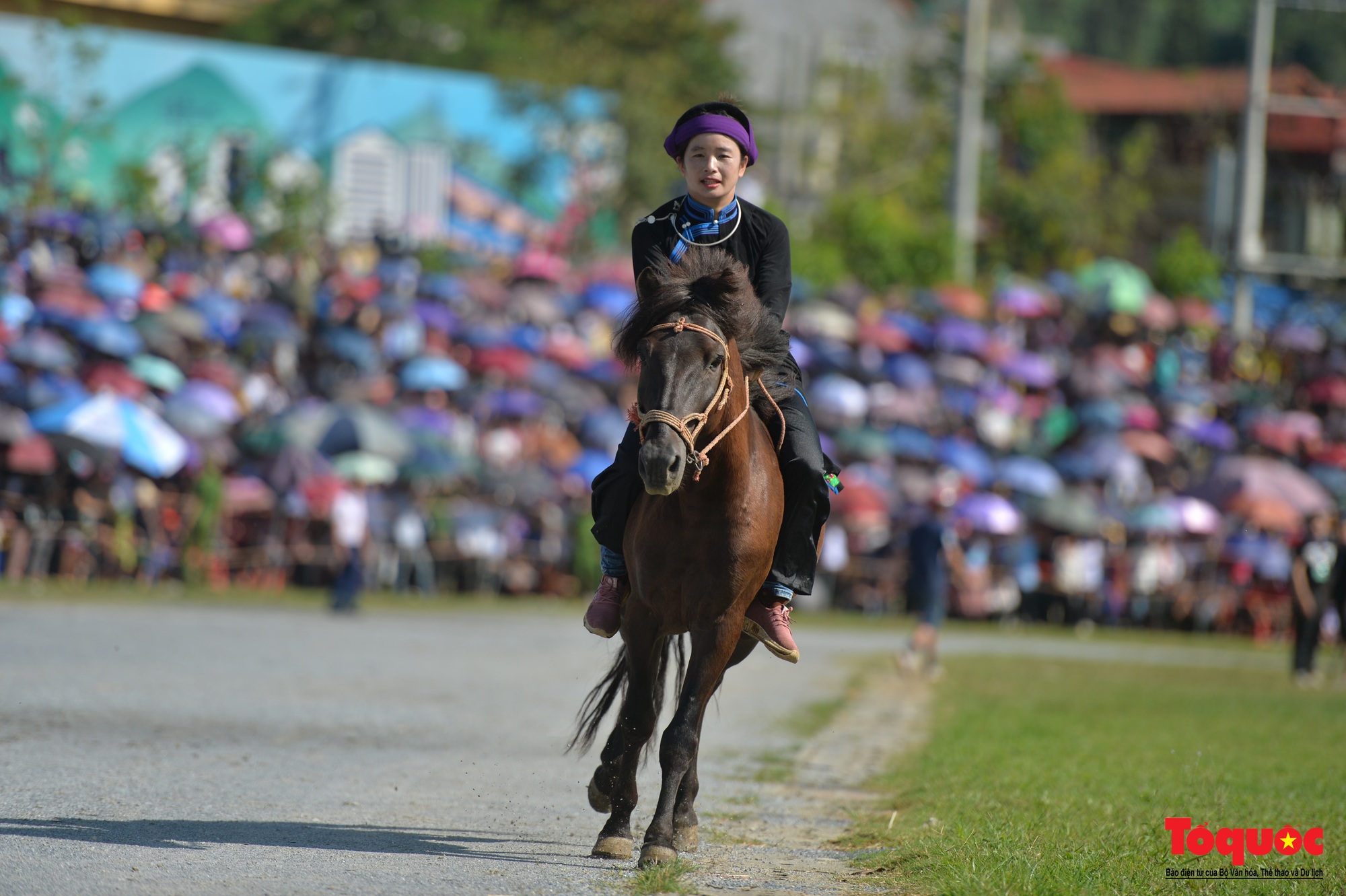 Lễ hội đua ngựa Bắc Hà: Nét văn hóa đặc sắc của đồng bào các dân tộc Tây Bắc - Ảnh 18.