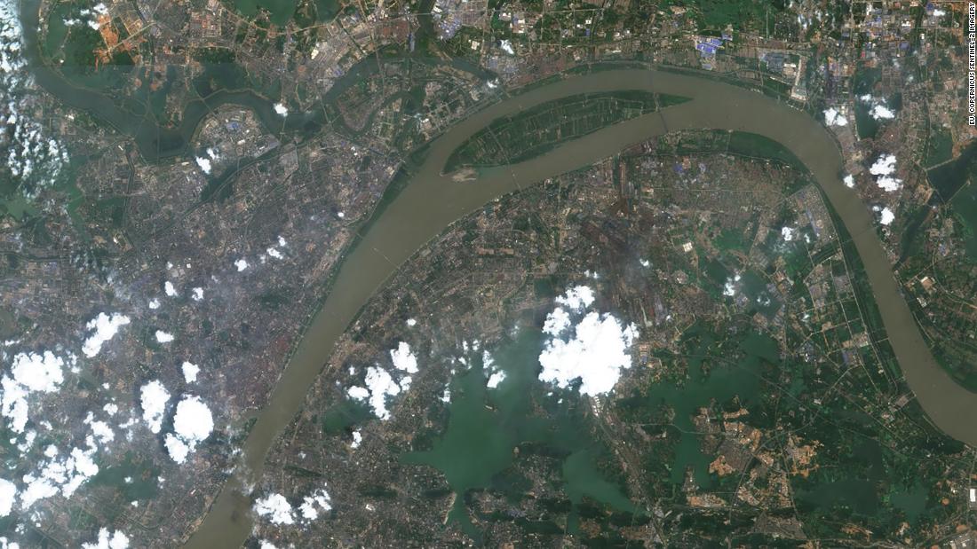 Ảnh từ vệ tinh: Các con sông trên thế giới đang khô cạn vì thời tiết khắc nghiệt - Ảnh 3.