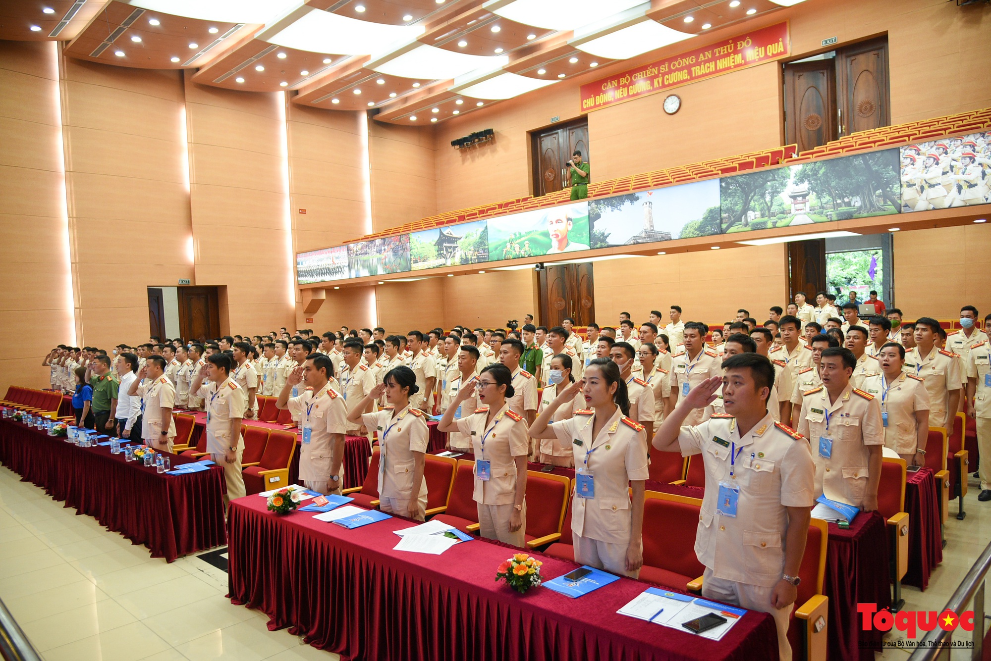 Tuổi trẻ Công an Hà Nội phát huy, học tập gương chiến đấu dũng cảm của các liệt sỹ Cảnh sát PCCC - Ảnh 2.