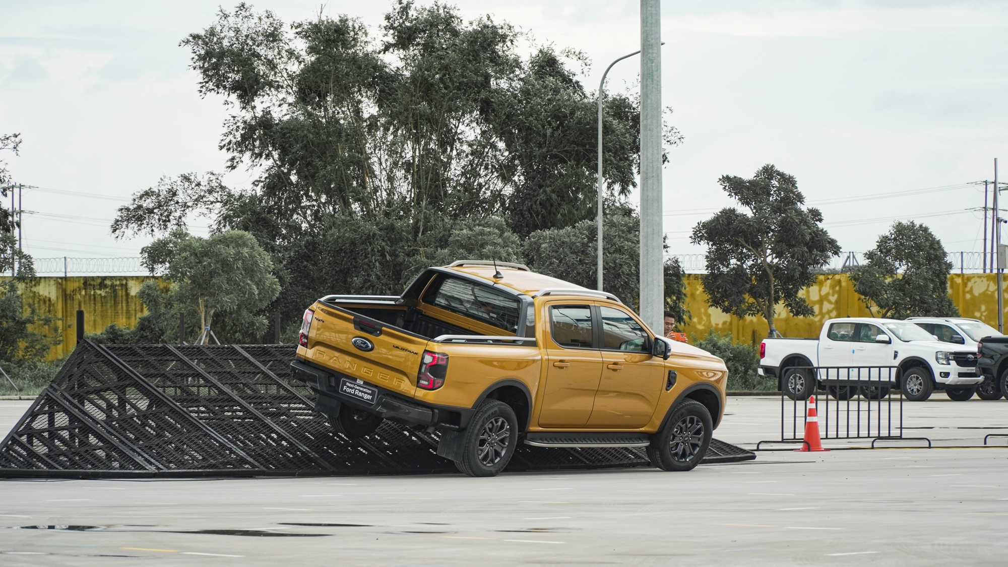 Ford Ranger Wildtrak 2022 giá 965 triệu đồng - Vua bán tải thị uy phân khúc tại Việt Nam - Ảnh 5.