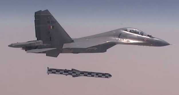 Su-30MKI: Máy bay chiến đấu tốt nhất của Không quân Ấn Độ do Nga cung cấp - Ảnh 2.