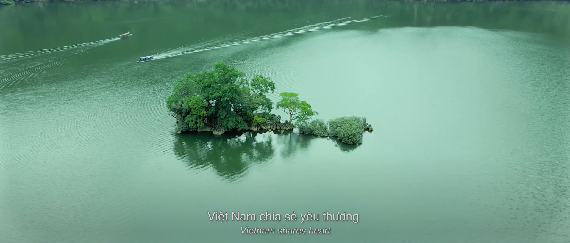 Hàng loạt địa danh du lịch của Việt Nam xuất hiện ấn tượng trong MV ca nhạc của một ca sĩ Hàn Quốc - Ảnh 3.