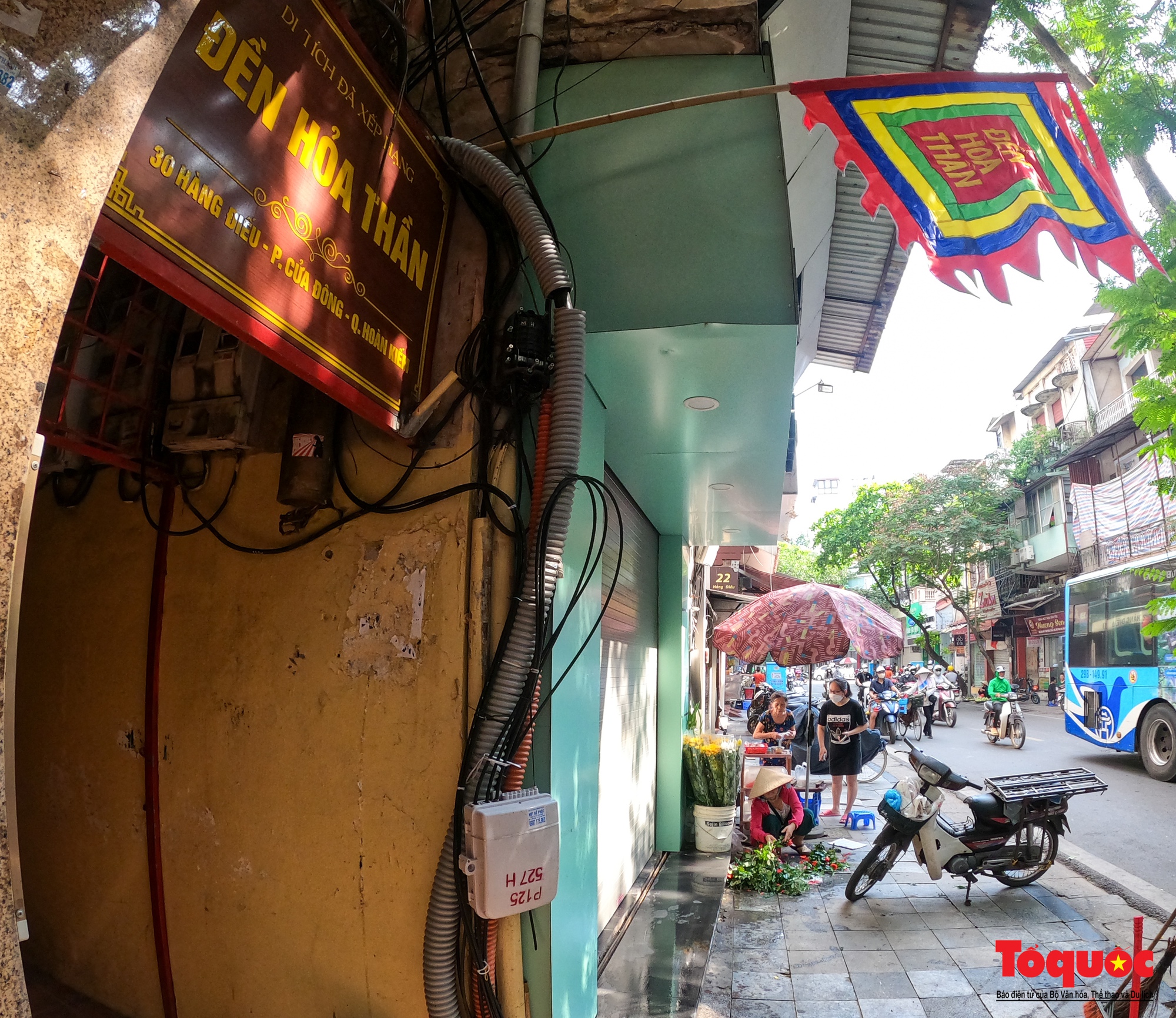 Ngôi đền thờ thần lửa duy nhất ở Hà Nội - Ảnh 2. Ngôi đền thờ thần lửa duy nhất ở Hà Nội - Ảnh 2.