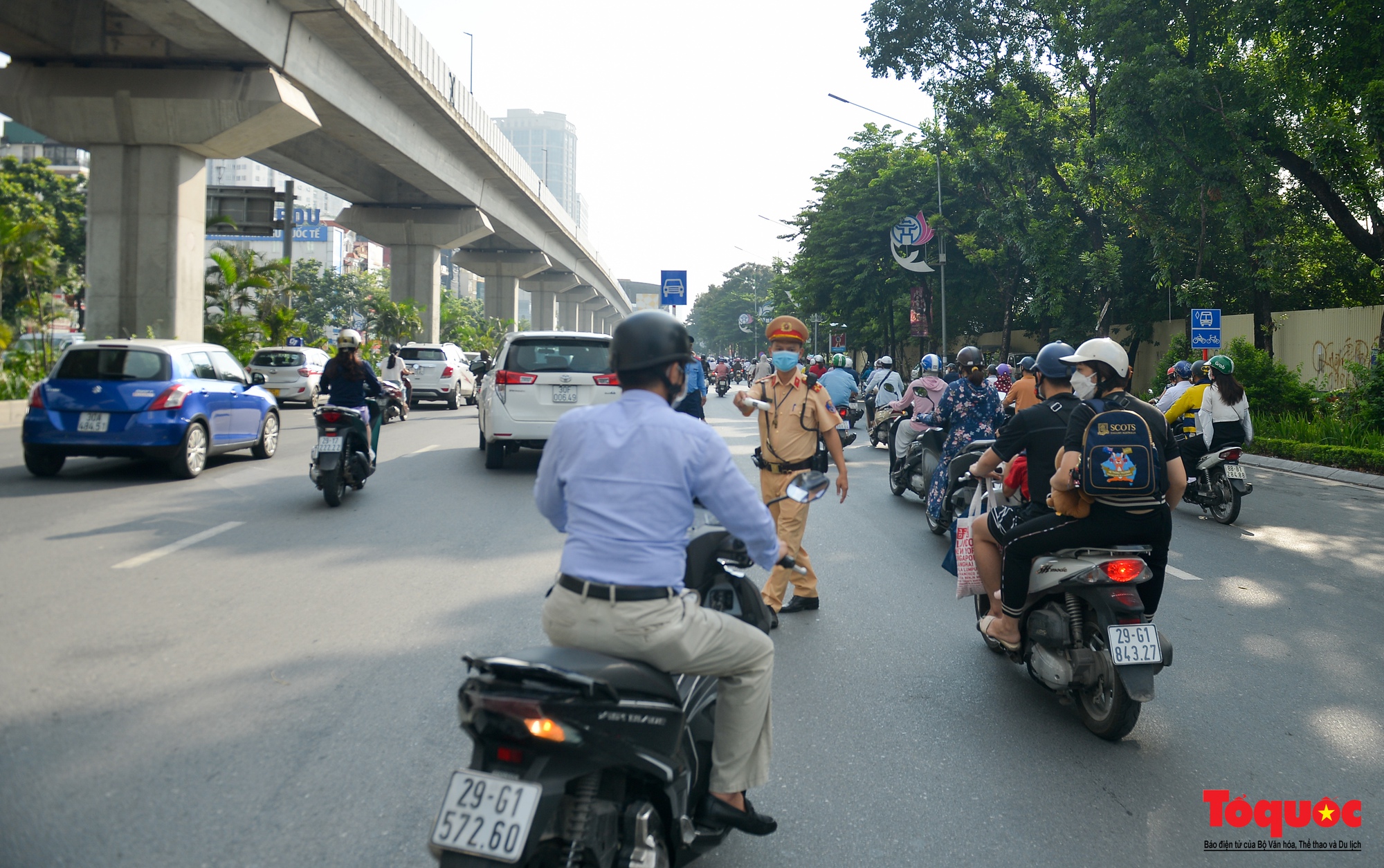 Hà Nội: Giao thông lộn xộn trên đường Nguyễn Trãi sau phân làn mới - Ảnh 15.