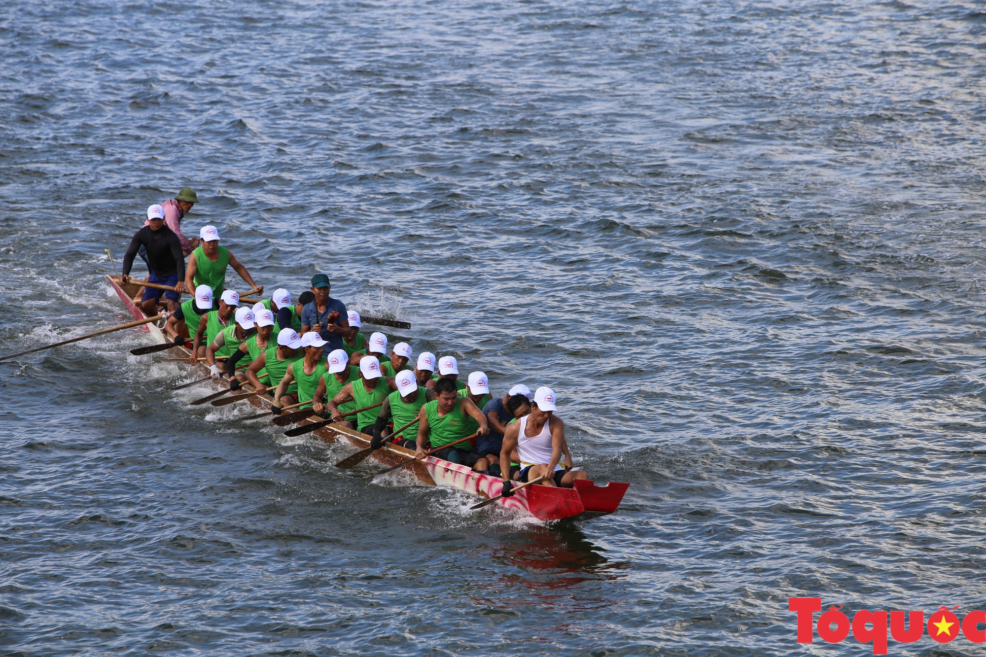 Quảng Bình: Lễ hội &quot;Đua thuyền truyền thống trên sông Nhật Lệ&quot; là di sản văn hoá phi vật thể quốc gia - Ảnh 5.
