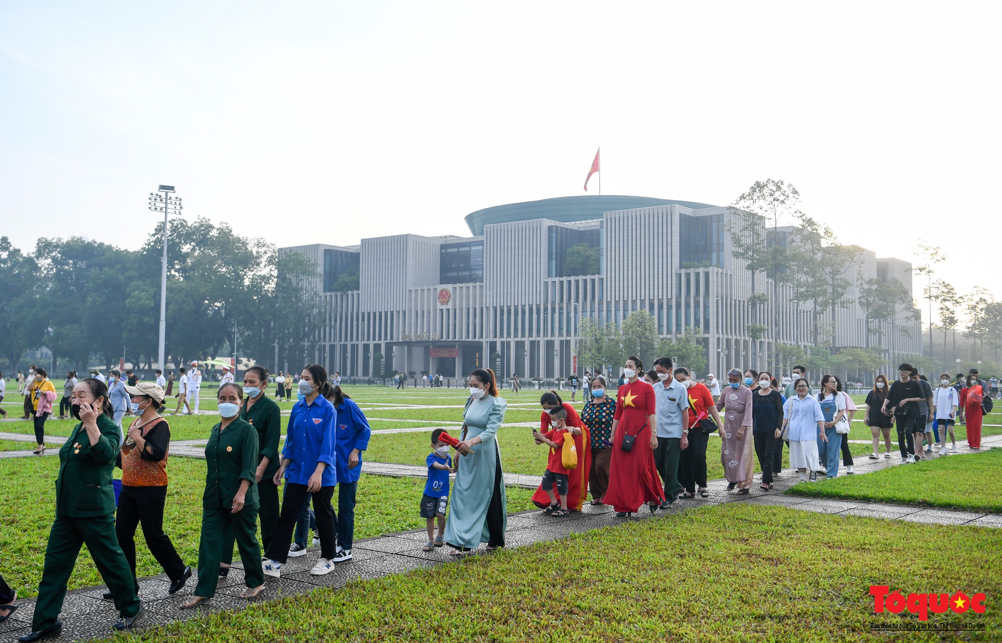 Thiêng liêng nghi Lễ thượng cờ tại Quảng Trường Ba Đình những ngày tháng 9 lịch sử - Ảnh 20.