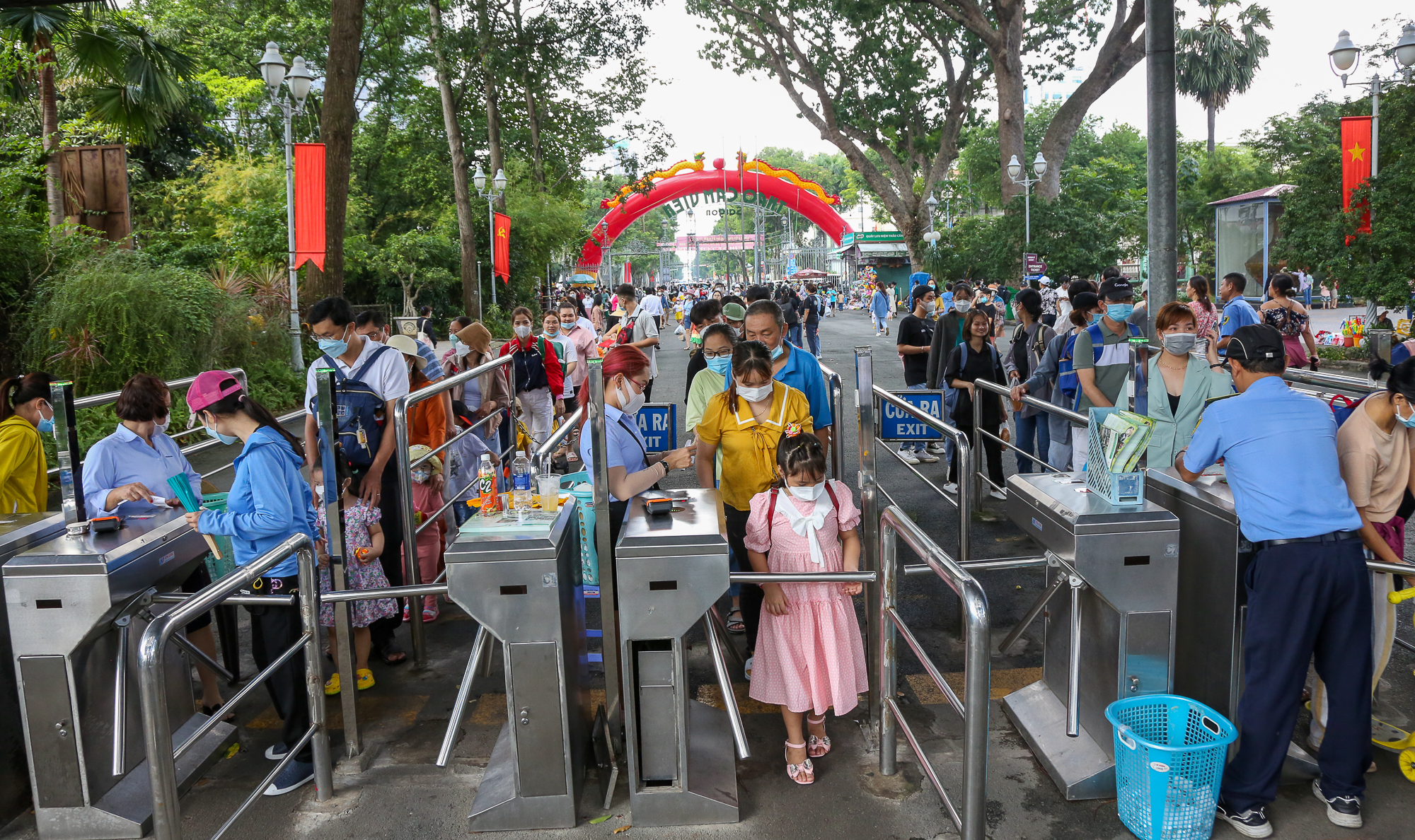 Hàng nghìn người dân đến Thảo Cầm Viên Sài Gòn vui chơi trong ngày đầu nghỉ Lễ 2/9  - Ảnh 5.