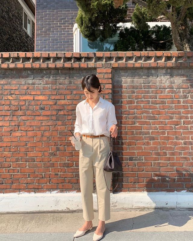 Nếu chuộng phong cách tối giản thanh lịch, bạn hãy học cách sắm đồ giống nữ blogger người Hàn này - Ảnh 10.